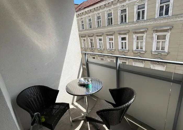 Private 1br Value W Kitchenette And Walk To Tram Viena